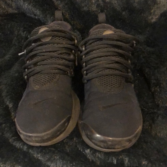 Nike - Picture 2 of 5